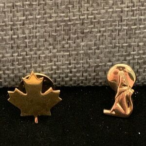Two Gold Tone Pins Maple Leaf & Coyote Howling at the Moon